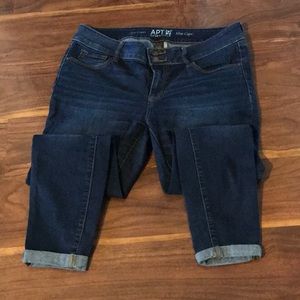 EUC - Slim Capri’s